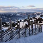 בית נופש Family In Hafjell, In-ski Out האפג'ל